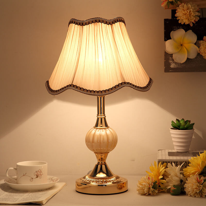 Vintage Nordic Floral Glass Table Lamp with Single Light