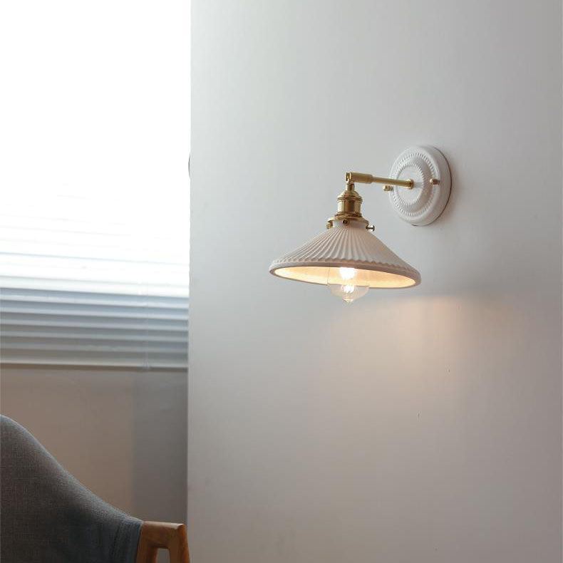 Classic Vintage Round Ceramic and Brass 1-Light Wall Sconce for Living Room