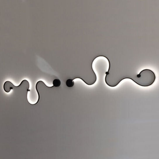 Contemporary Curved LED Wall Sconce Lamp in Long Aluminum Snake Design