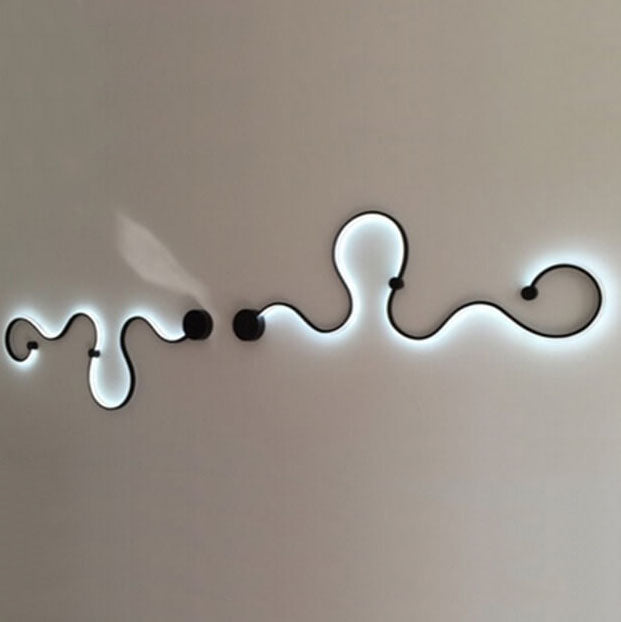 Contemporary Curved LED Wall Sconce Lamp in Long Aluminum Snake Design