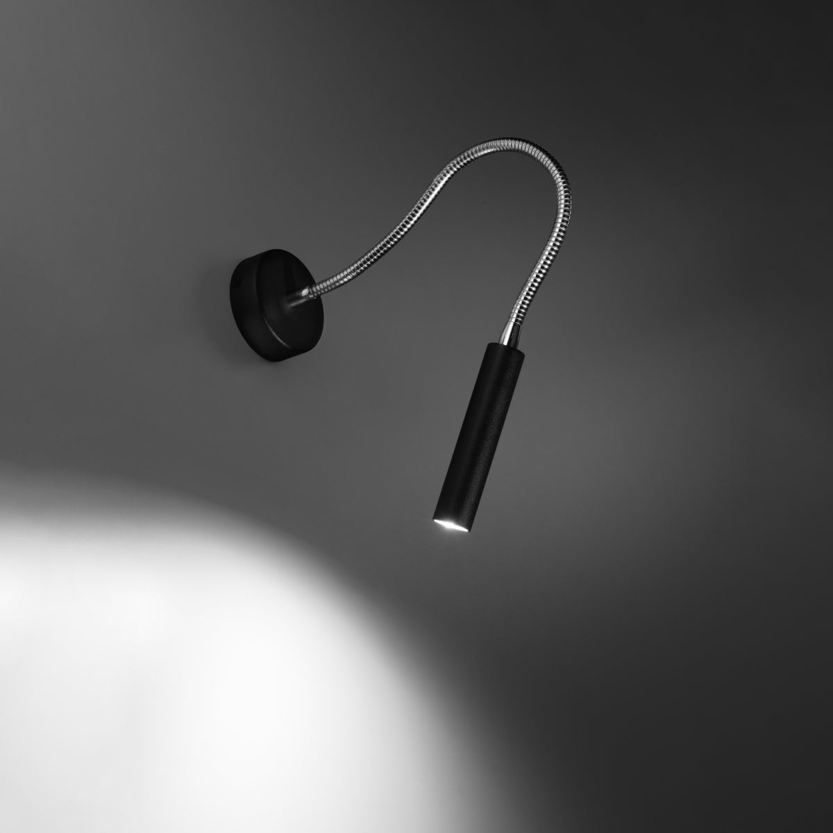 Mikanord - Adjustable Minimalist Wall Lamp
