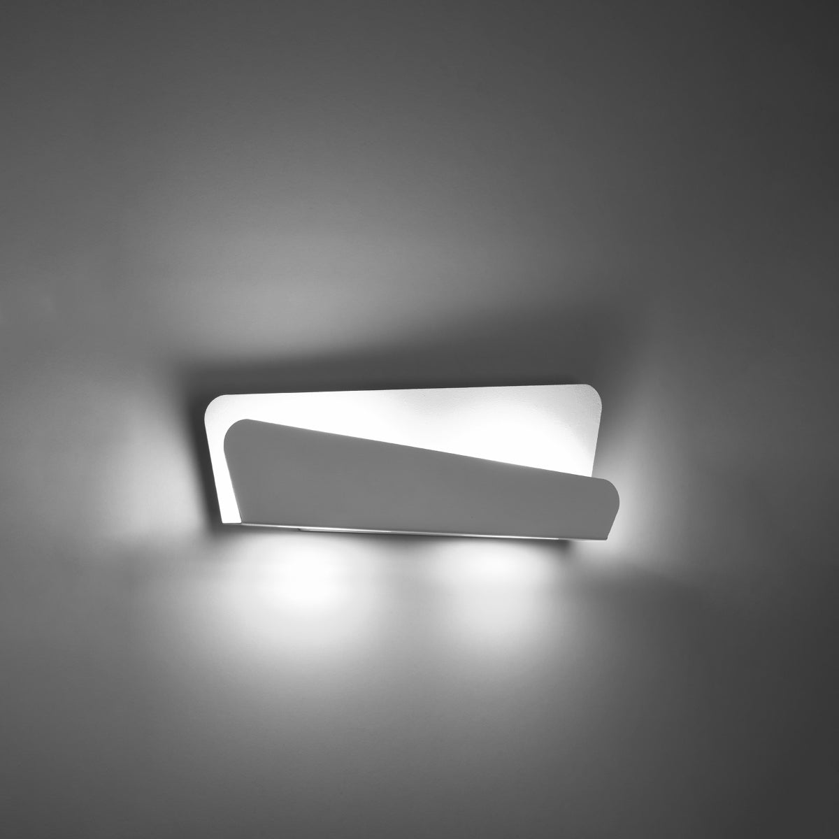 Velund - Modern White Wall Lamp