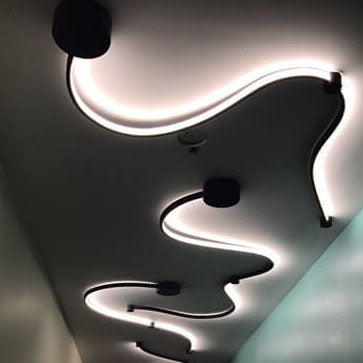 Contemporary Curved LED Wall Sconce Lamp in Long Aluminum Snake Design