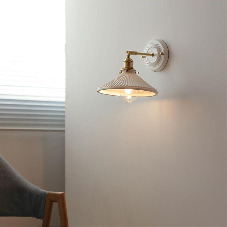 Classic Vintage Round Ceramic and Brass 1-Light Wall Sconce for Living Room