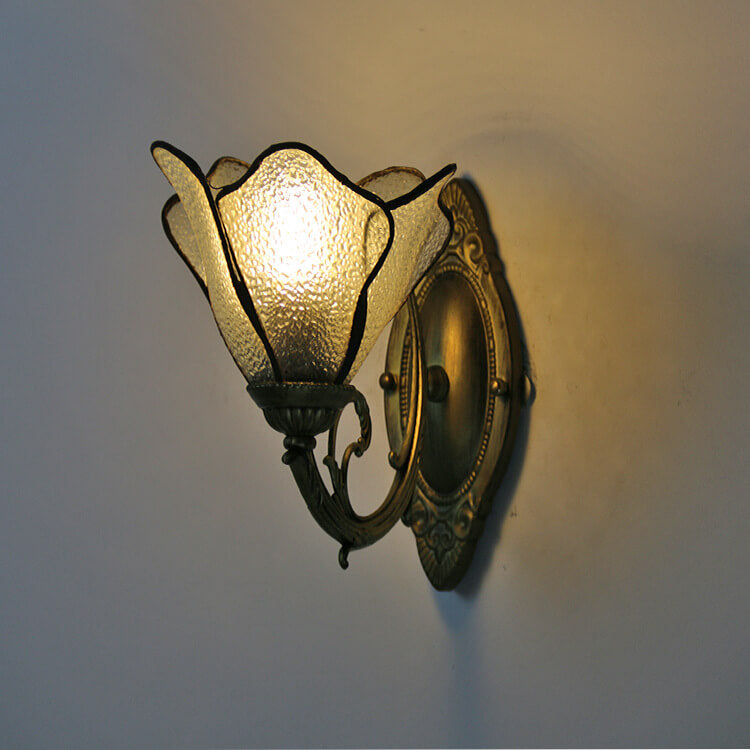 Classic Tiffany Petals Stained Glass Wall Sconce Lamp with Single Light