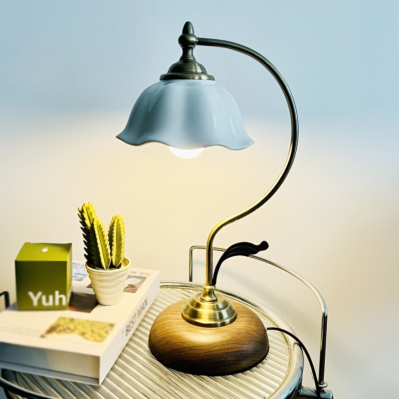 Bela Vintage Table Lamp | Antique Brass, USB Powered Floral Shade