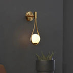 Gemma Wandlamp | Sculpturaal Design met Glazen Orb, Dimbare LED