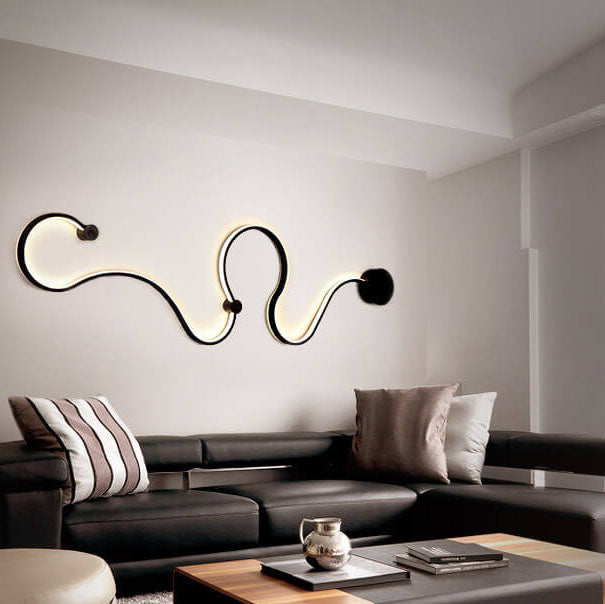 Contemporary Curved LED Wall Sconce Lamp in Long Aluminum Snake Design