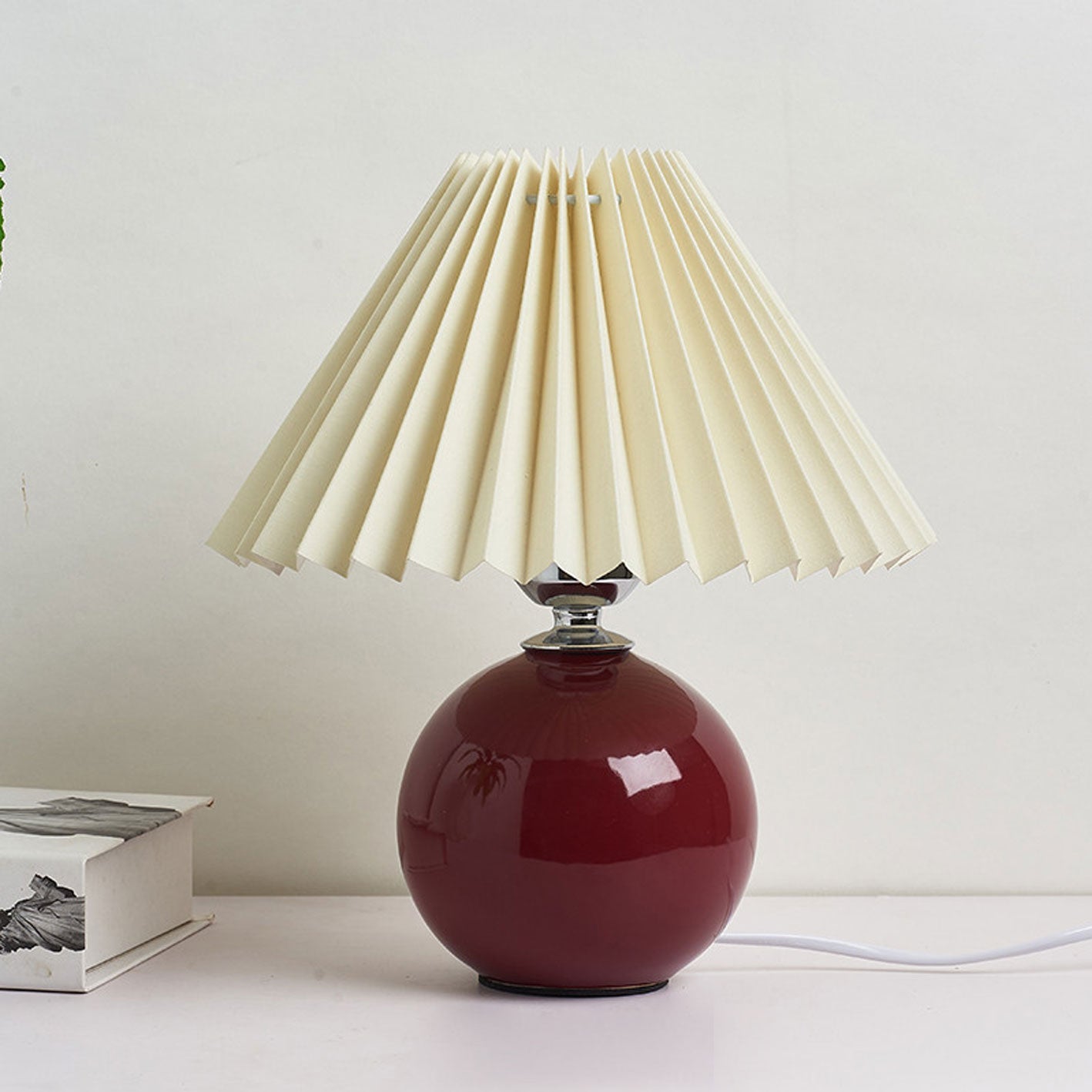 Scandinavian Minimalist Ceramic Pleated Table Lamp with Single Light