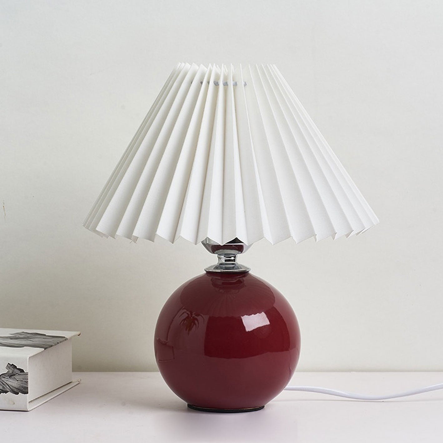 Scandinavian Minimalist Ceramic Pleated Table Lamp with Single Light