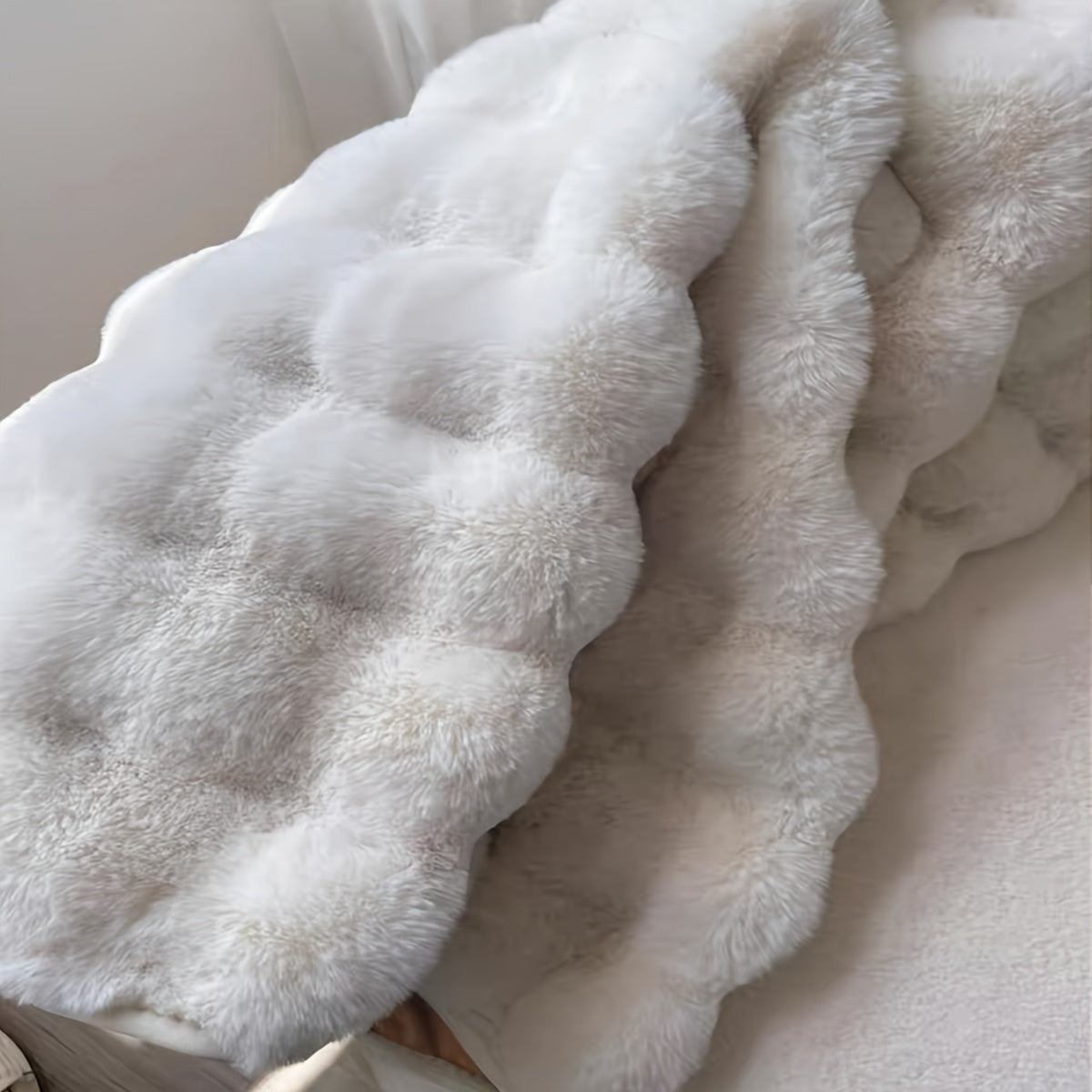 Belo Round Bubble Rug | Ultra-Soft Fleece, Easy to Clean