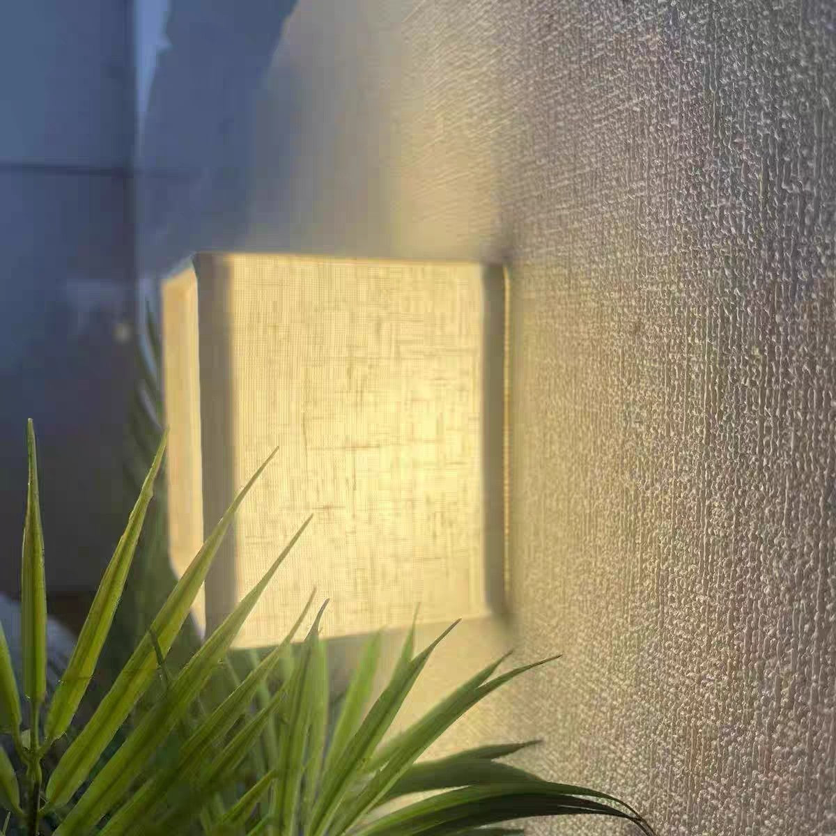 Classic Japanese Square Fabric Shade LED Wall Sconce for Living Room