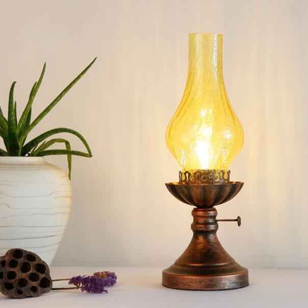 Classic Antique Kerosene Oil Table Lamp - 1-Light Design