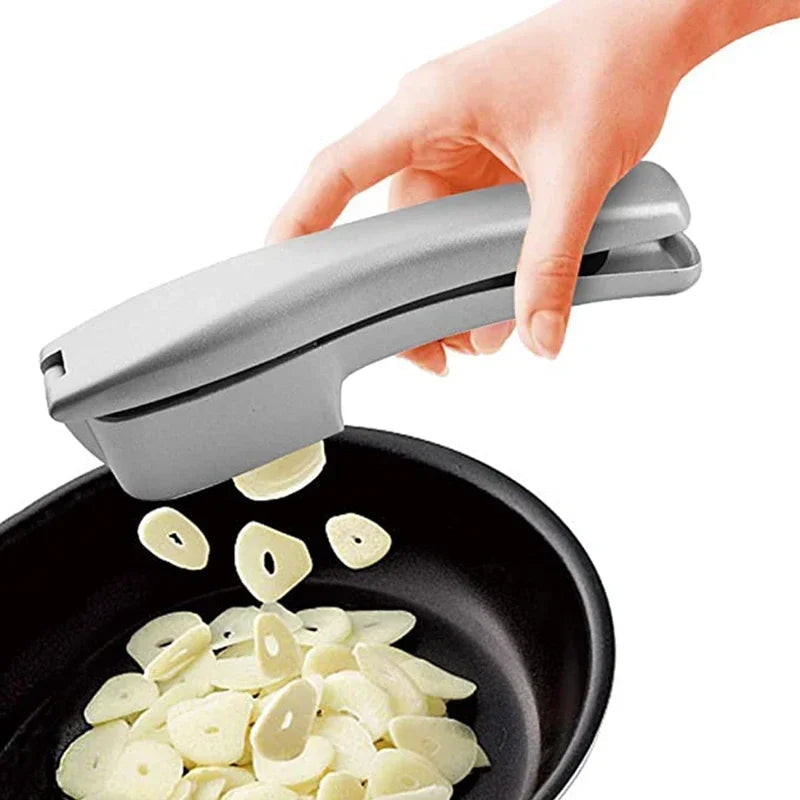 2-in-1 Garlic Press and Slicer – Aluminum Alloy Kitchen Tool for Garlic Preparation