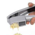 2-in-1 Garlic Press and Slicer – Aluminum Alloy Kitchen Tool for Garlic Preparation