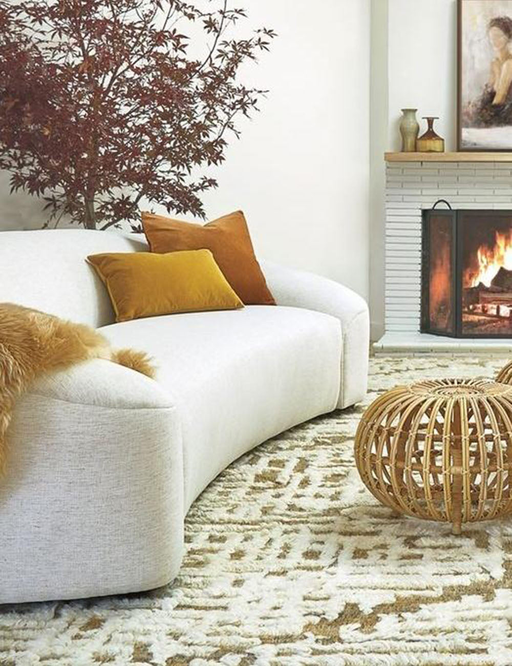 Bela Velvet Pillow | Luxurious Texture, Elegant Finish