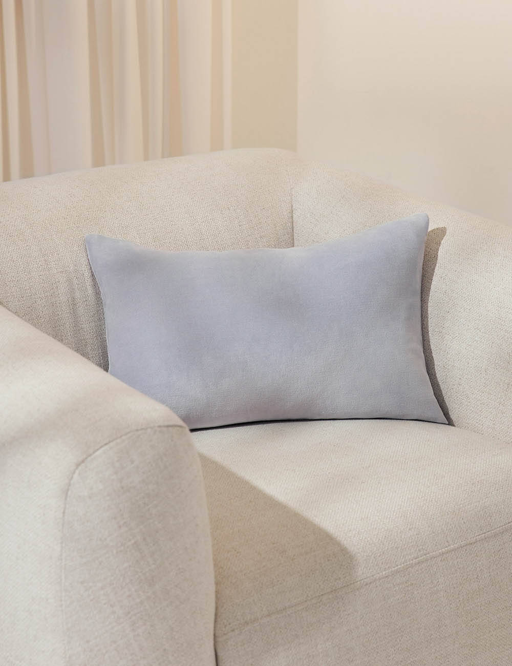 Bela Velvet Pillow | Luxurious Texture, Elegant Finish