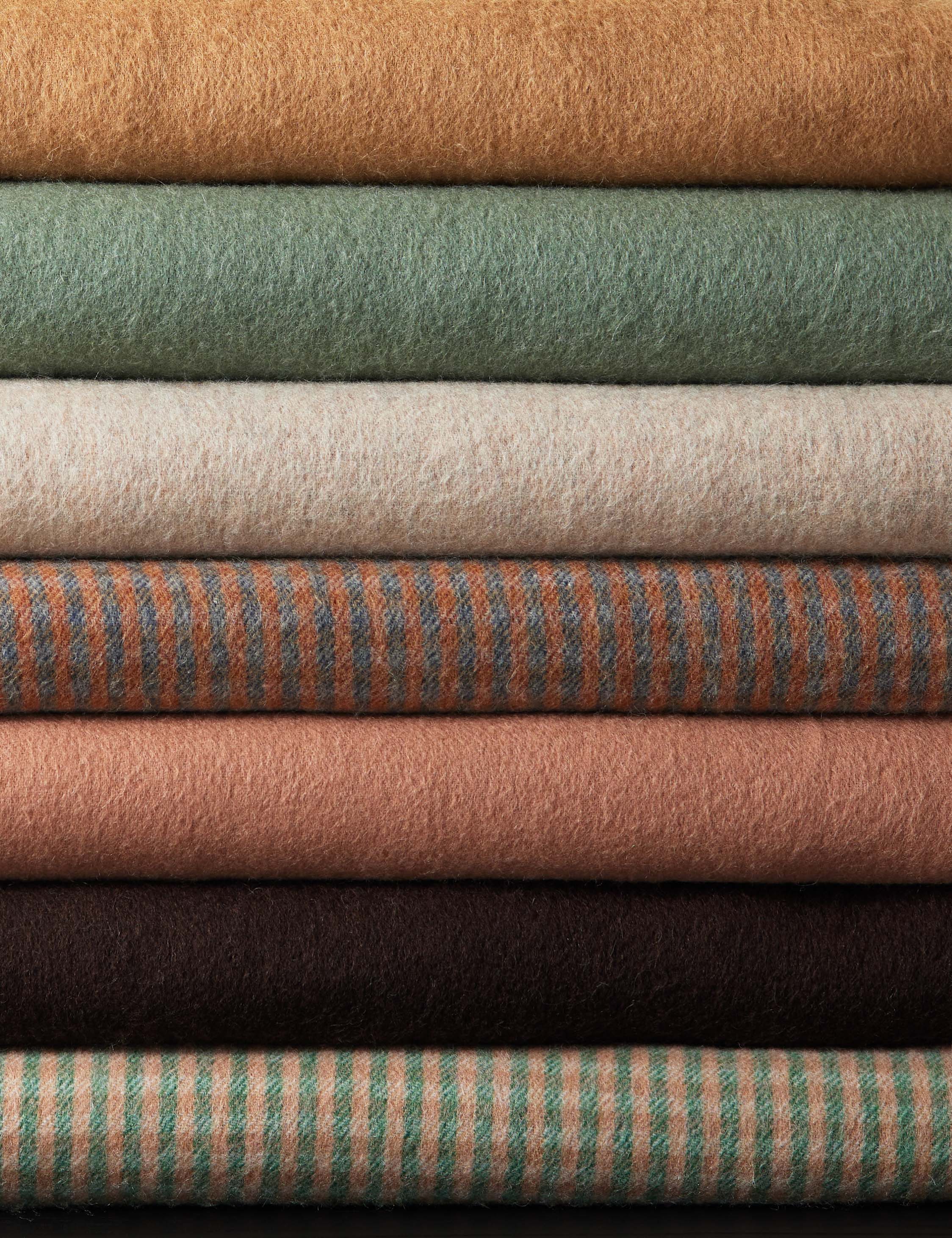 Luna Lambswool Throw | Soft, Hypoallergenic Natural Fiber