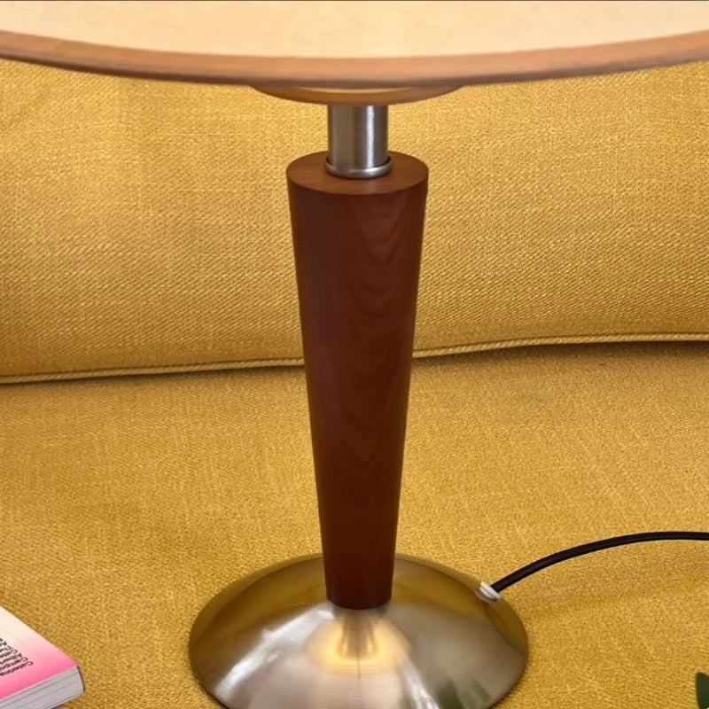 Orona – Mid-Century Conical Table Lamp