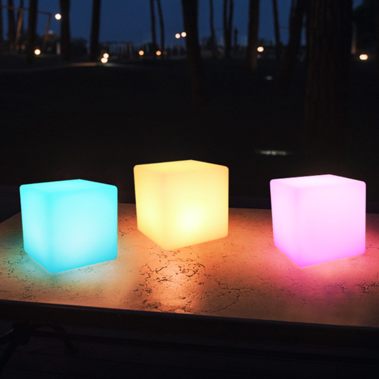 Artistic Geometric Battery-Powered Remote Control Night Light Table Lamp