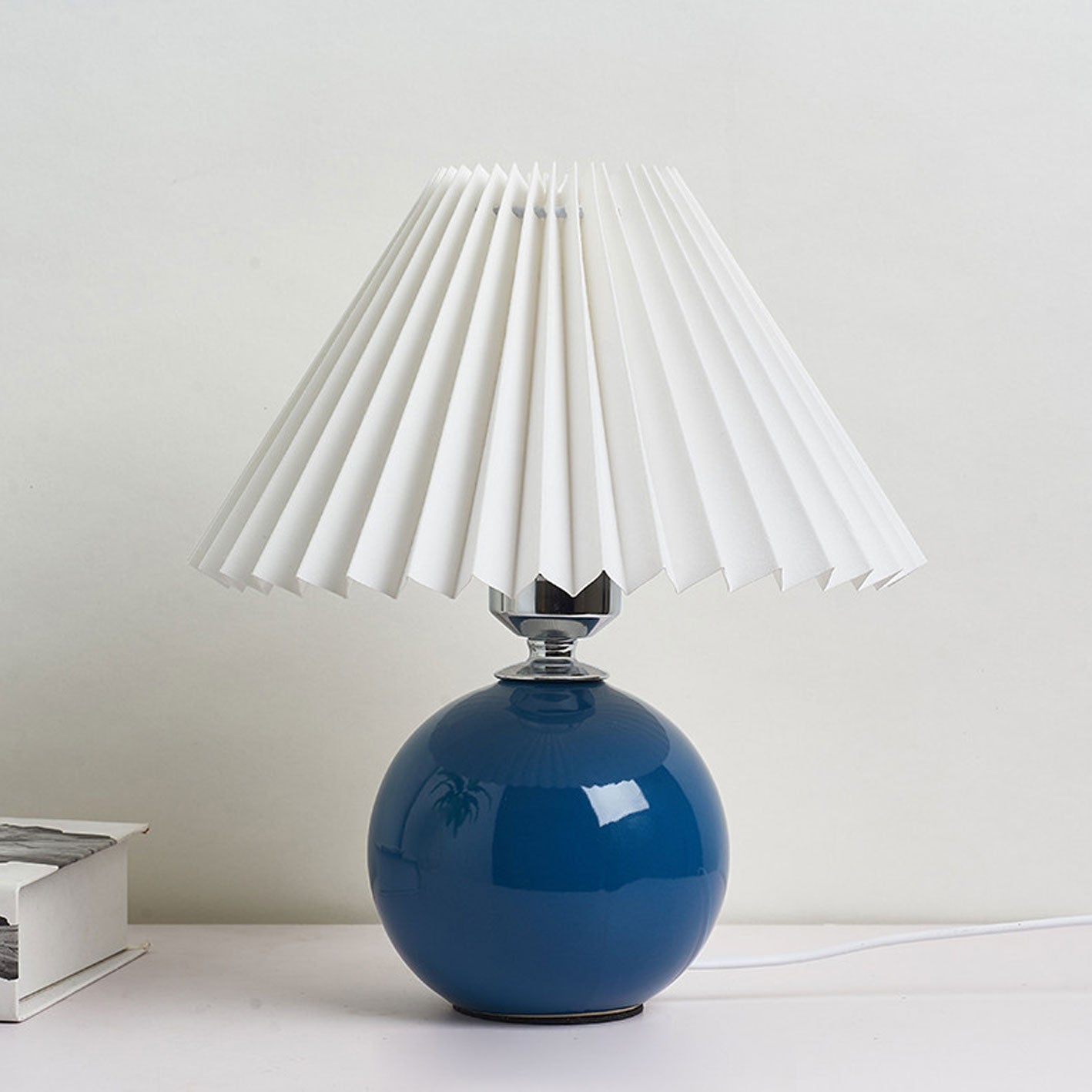 Scandinavian Minimalist Ceramic Pleated Table Lamp with Single Light