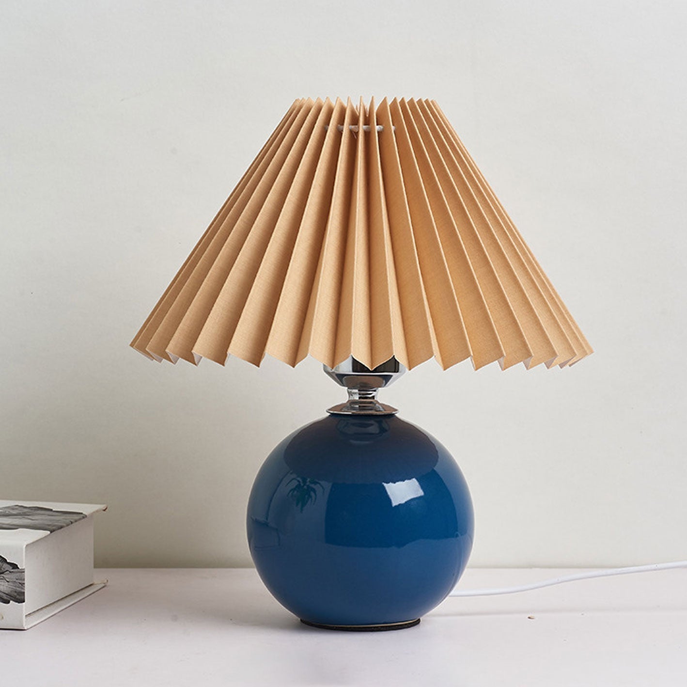 Scandinavian Minimalist Ceramic Pleated Table Lamp with Single Light