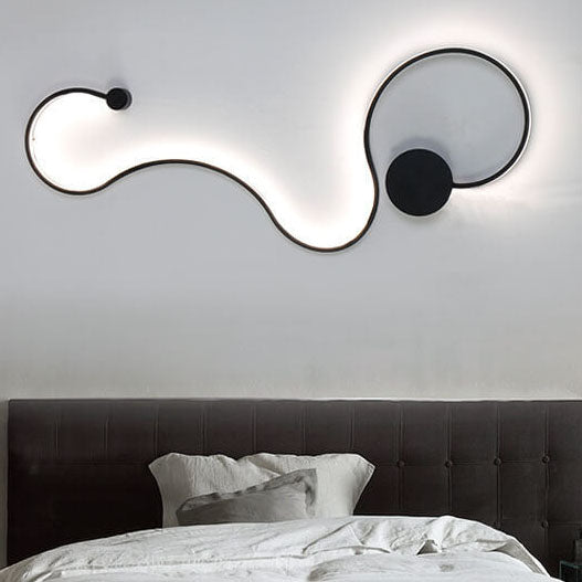 Contemporary Curved LED Wall Sconce Lamp in Long Aluminum Snake Design