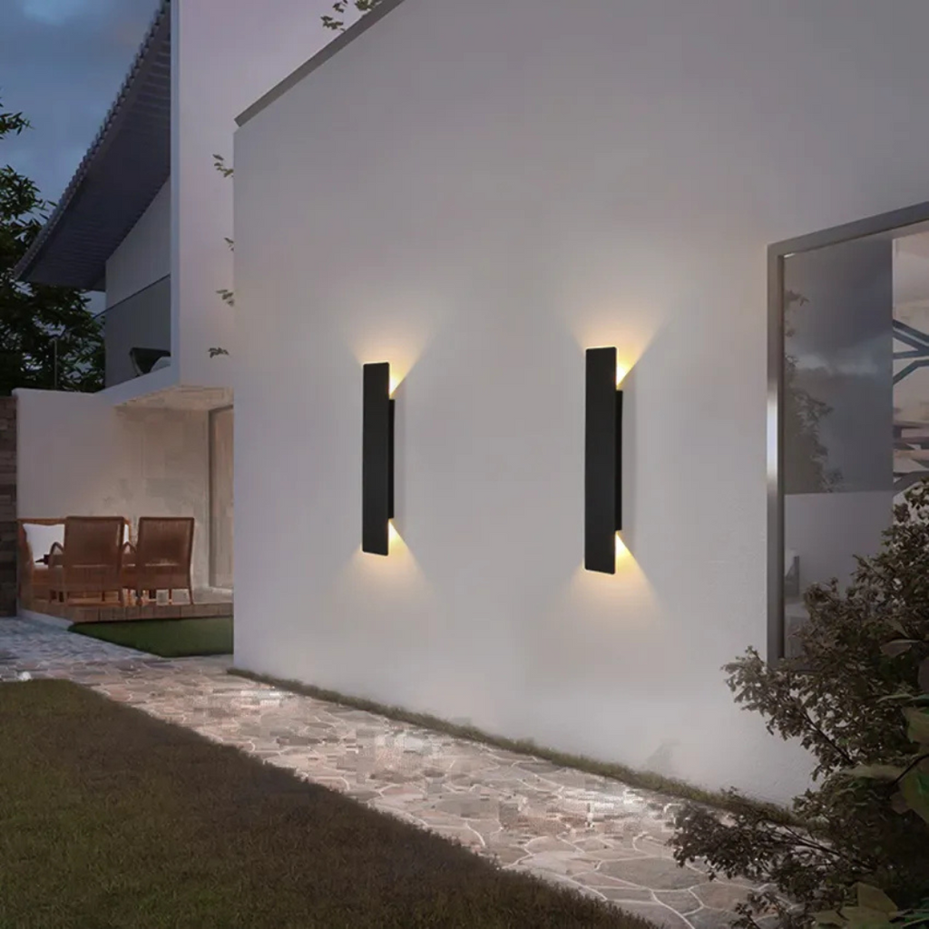 Xyrov - Weatherproof Aluminum Wall Lamp
