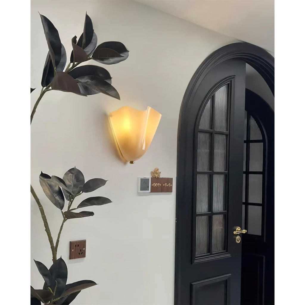 Miranova – Leaf Table Lamp