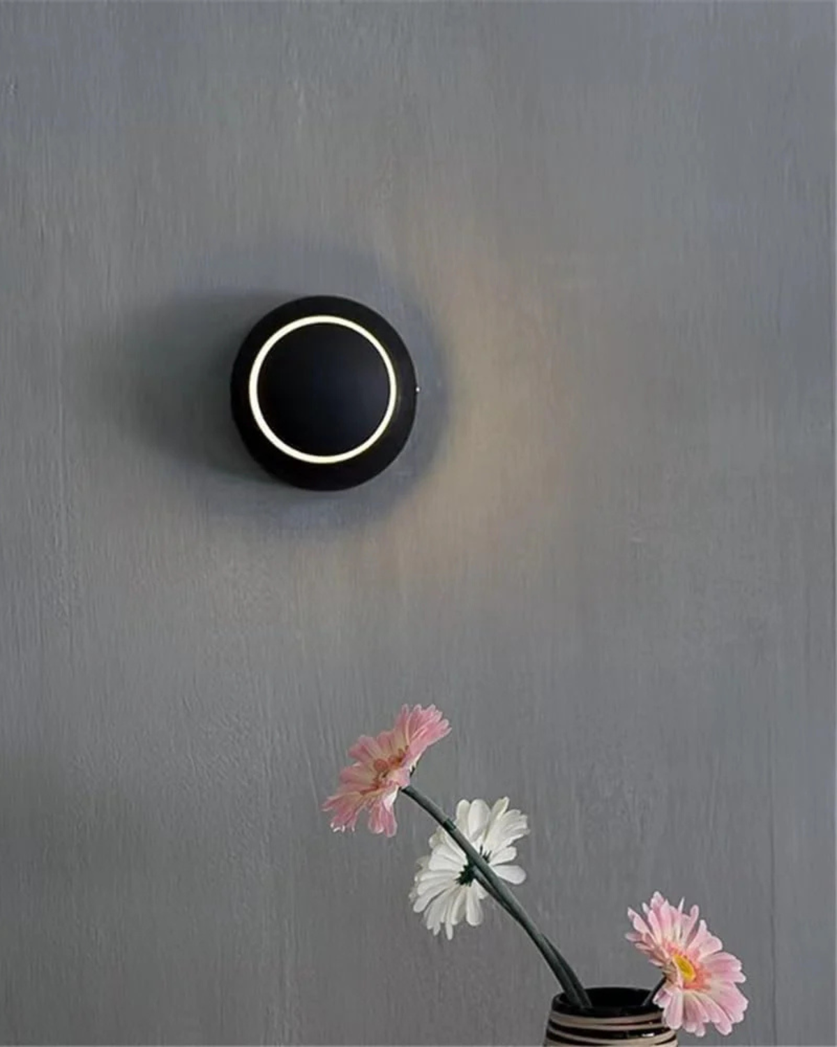 Melthia - Modern Wall Lamp with Halo Light Circle Ambient Lighting