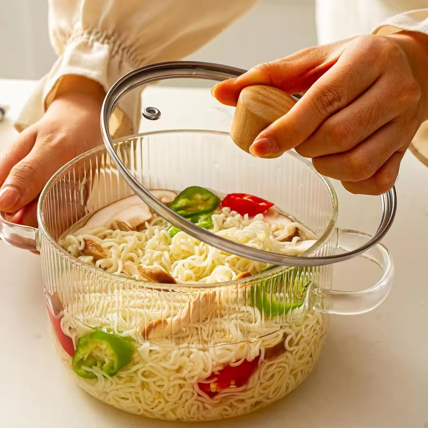 Bela Glass Pot | Borosilicate, Golden Bear Handle, 1.6L