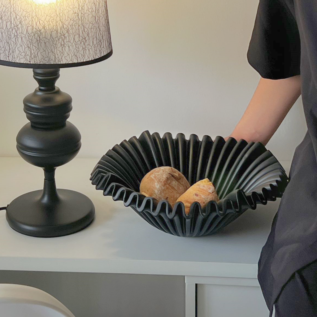 Bela Ceramic Fruit Bowl | Organic Design, High-Quality Black Finish