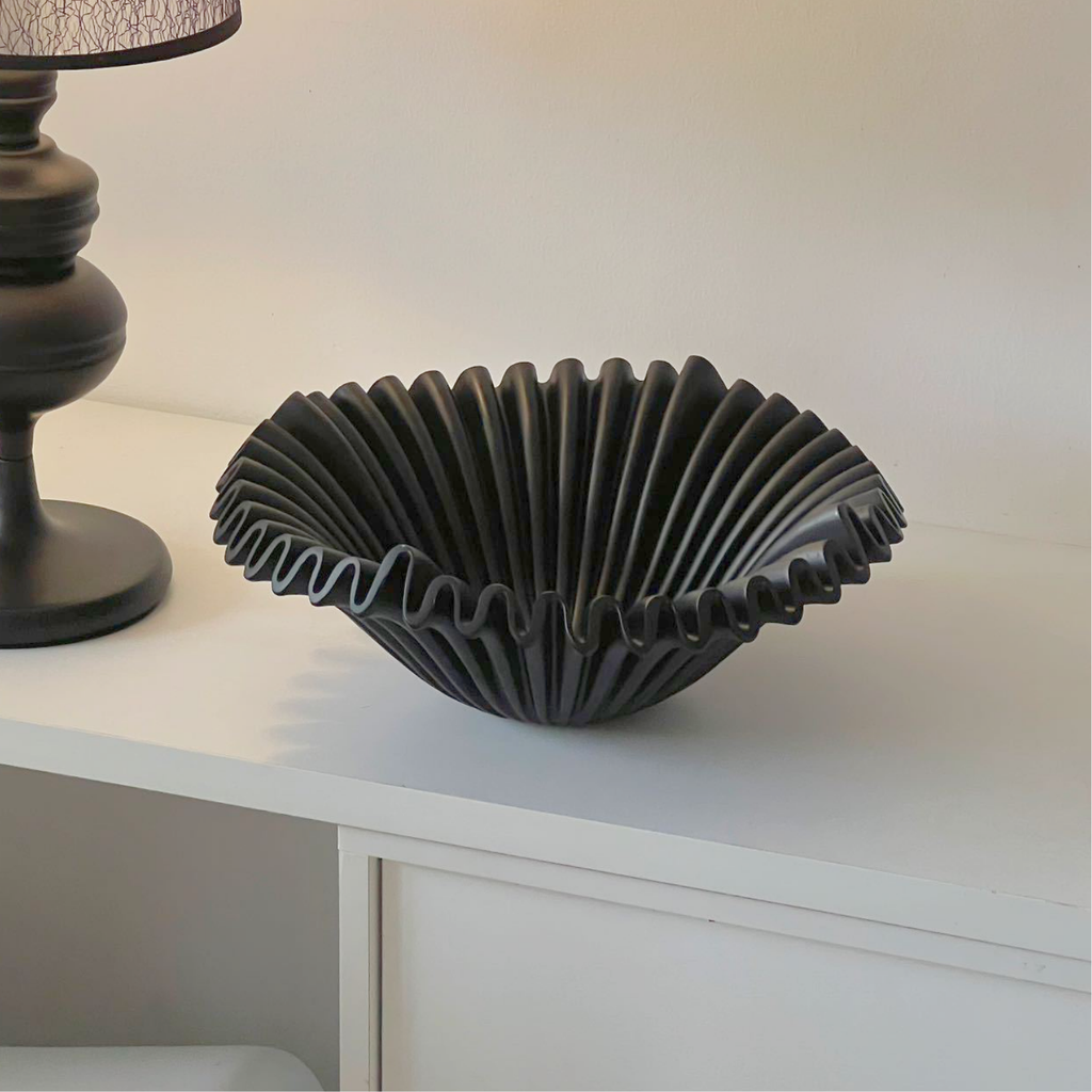 Bela Ceramic Fruit Bowl | Organic Design, High-Quality Black Finish
