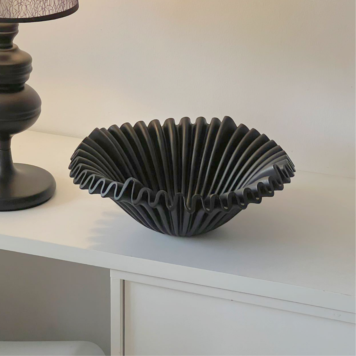 Bela Ceramic Fruit Bowl | Organic Design, High-Quality Black Finish