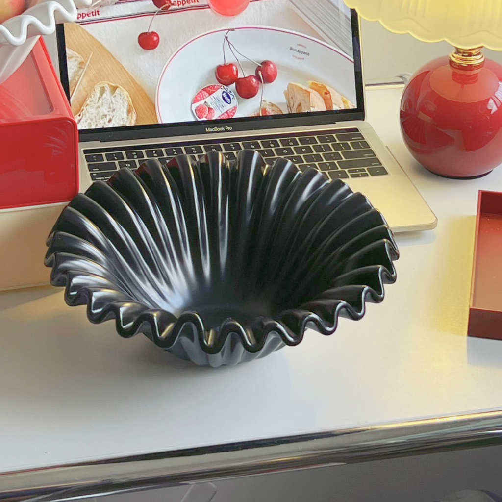 Bello Ceramic Fruit Bowl | Organic Shell Design, Black Finish