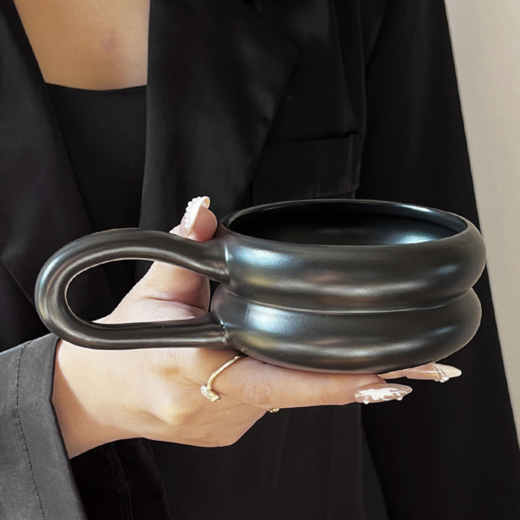 Belo Dark Ceramic Mug | Ergonomic Handle, 250 ml Capacity