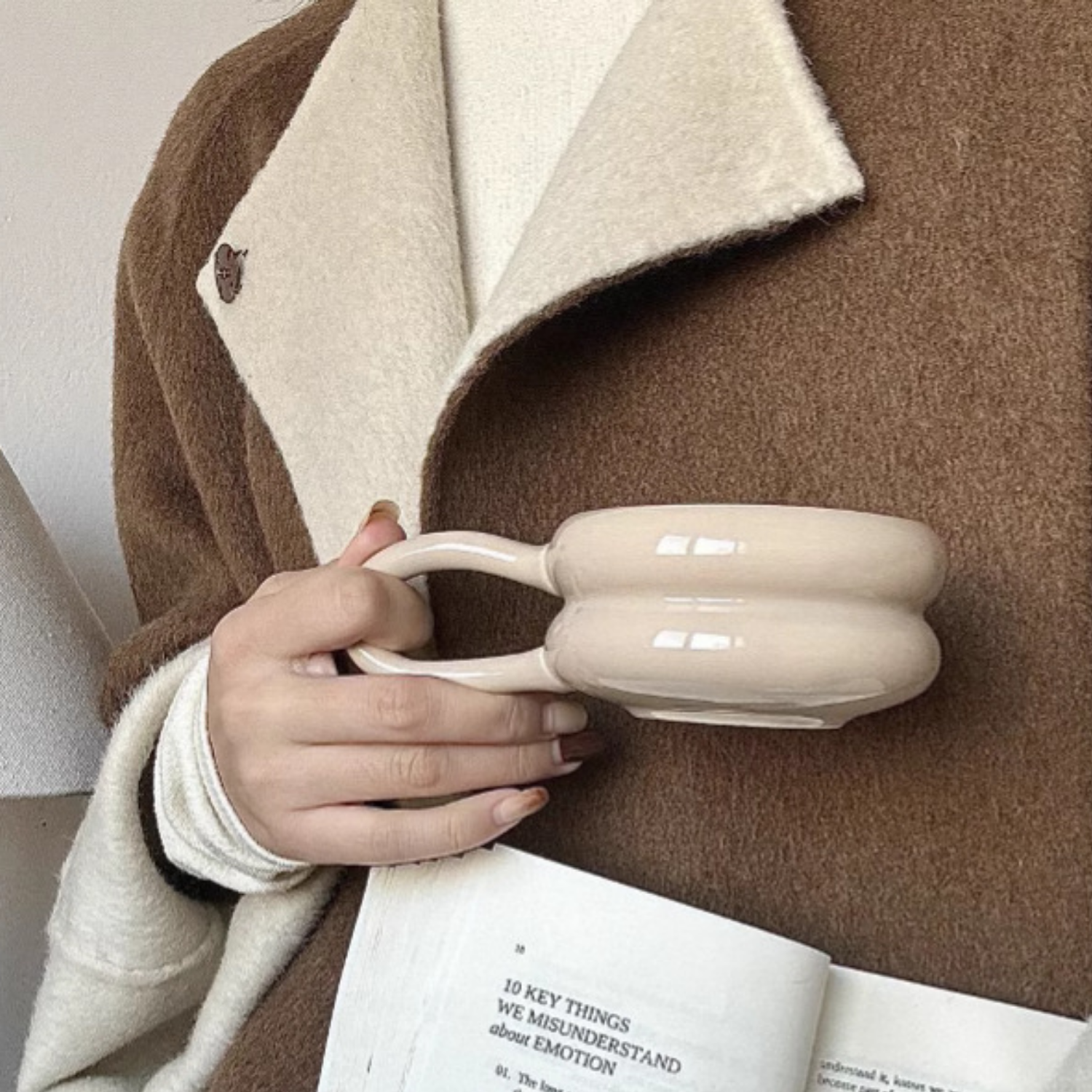 Bela Ceramic Mug | 250 ml, Ergonomic Handle, Nordic Design