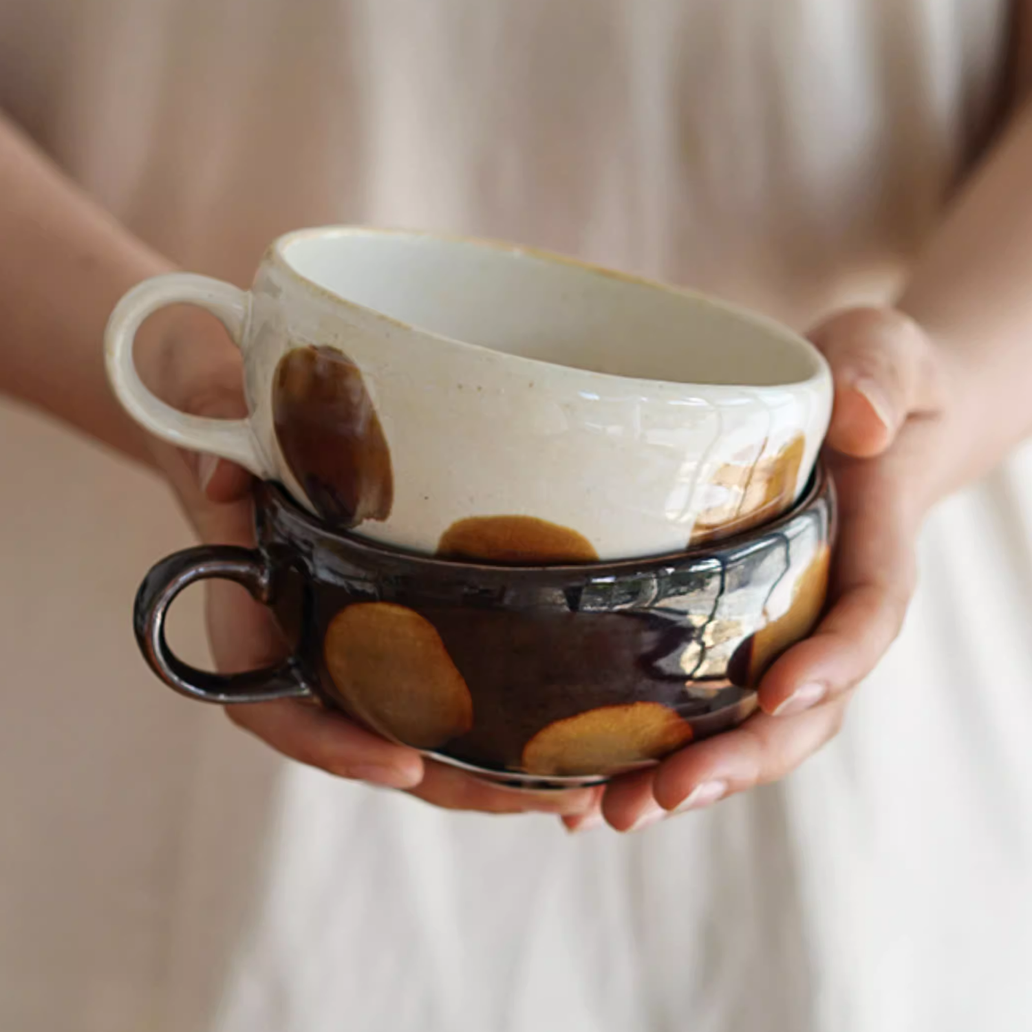 Caro Mug | 350ml Capacity, Glossy Caramel Cream Finish