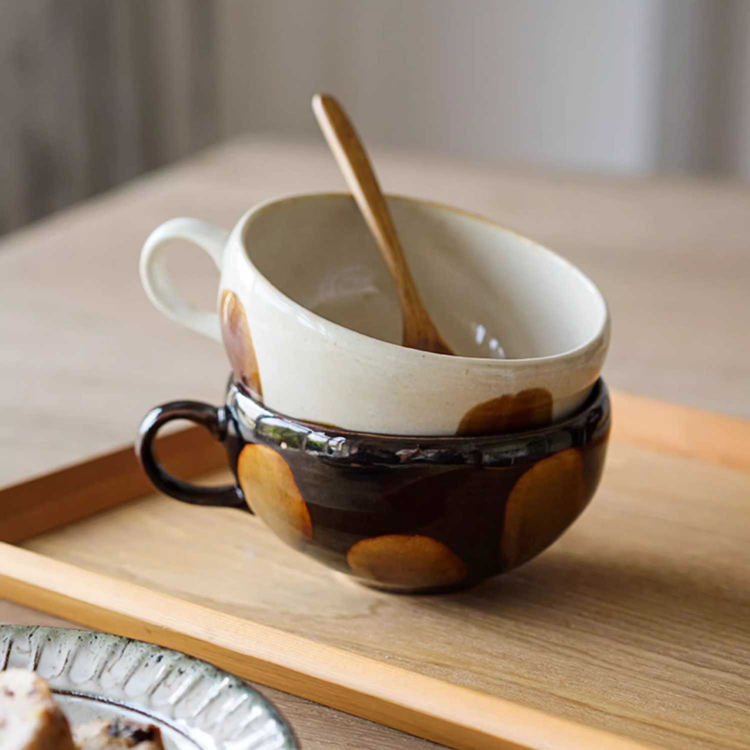Caro Mug | 350ml Capacity, Glossy Caramel Cream Finish