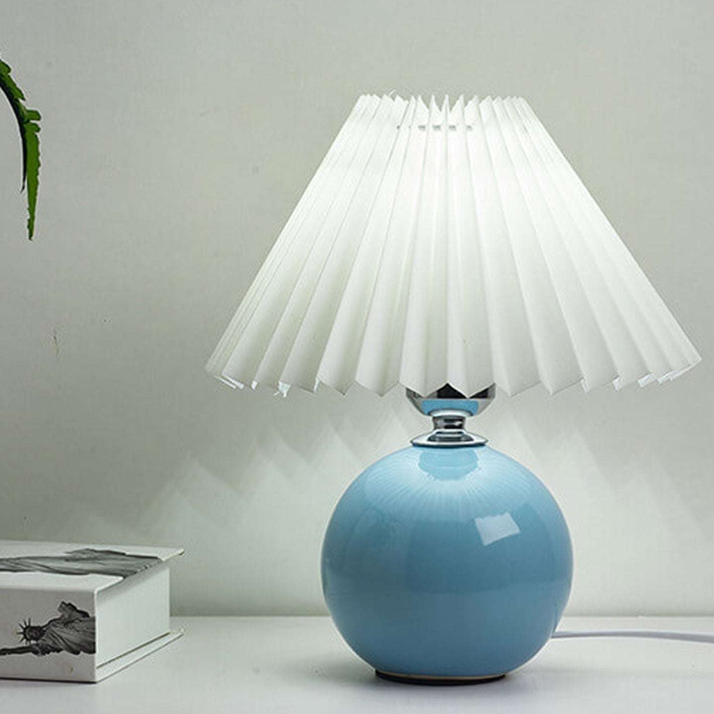 Scandinavian Minimalist Ceramic Pleated Table Lamp with Single Light