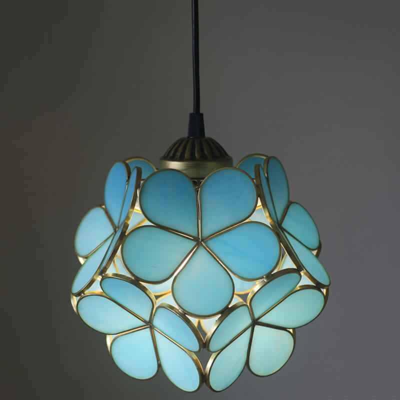 Retro Stained Glass Petal Single-Light Pendant Fixture