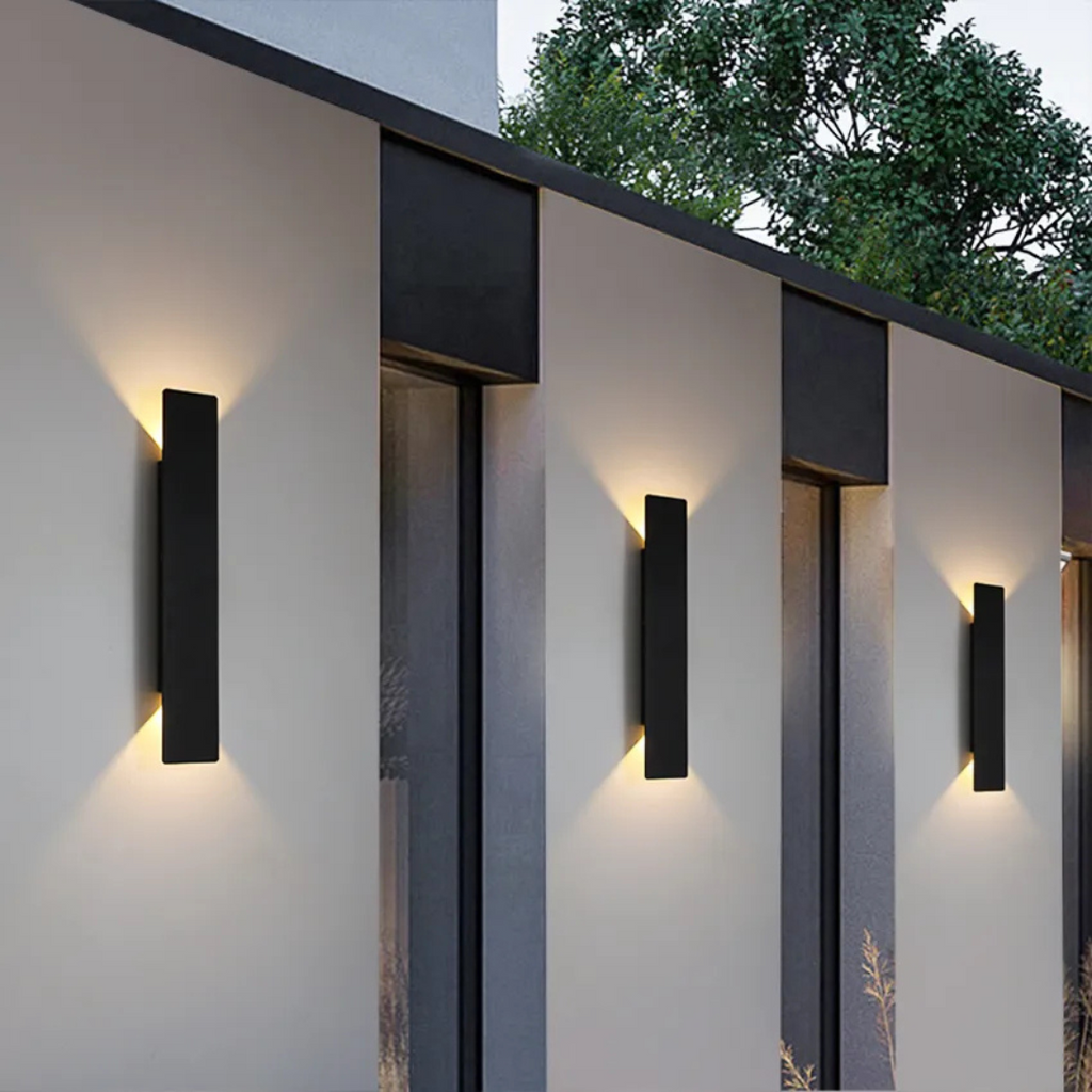 Xyrov - Weatherproof Aluminum Wall Lamp
