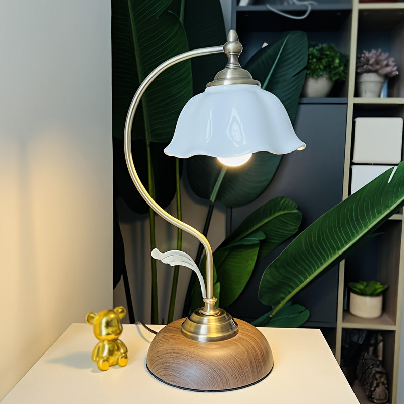 Bela Vintage Table Lamp | Antique Brass, USB Powered Floral Shade