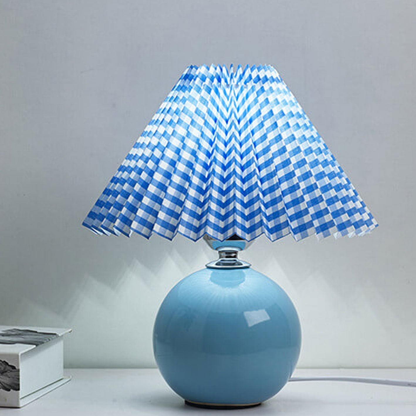 Scandinavian Minimalist Ceramic Pleated Table Lamp with Single Light