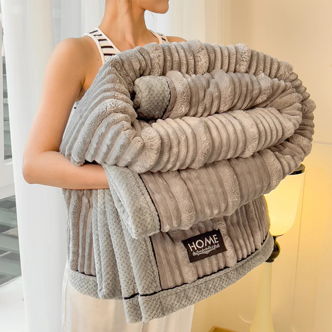 Cuddle – Warm Plush Winter Blanket for Bed & Couch