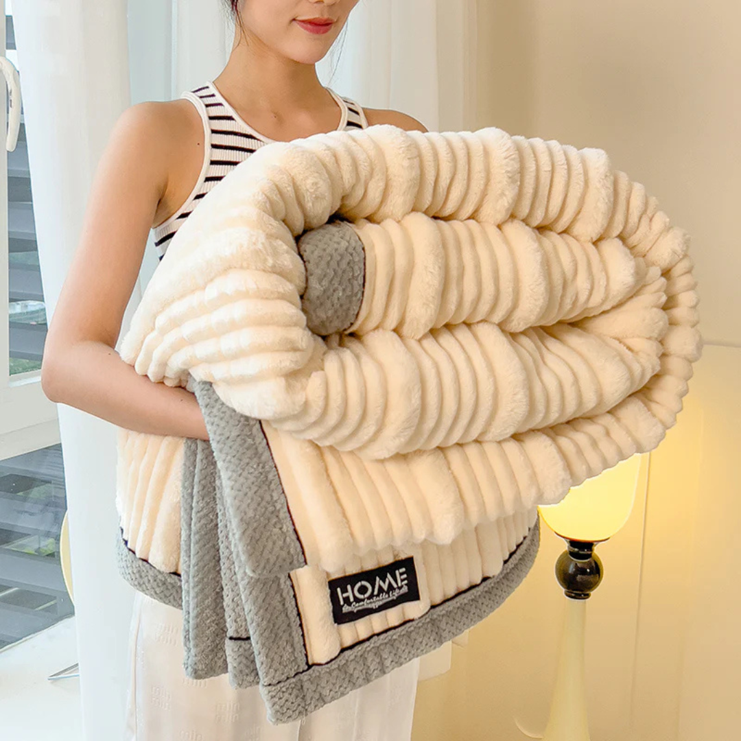 Cuddle – Warm Plush Winter Blanket for Bed & Couch