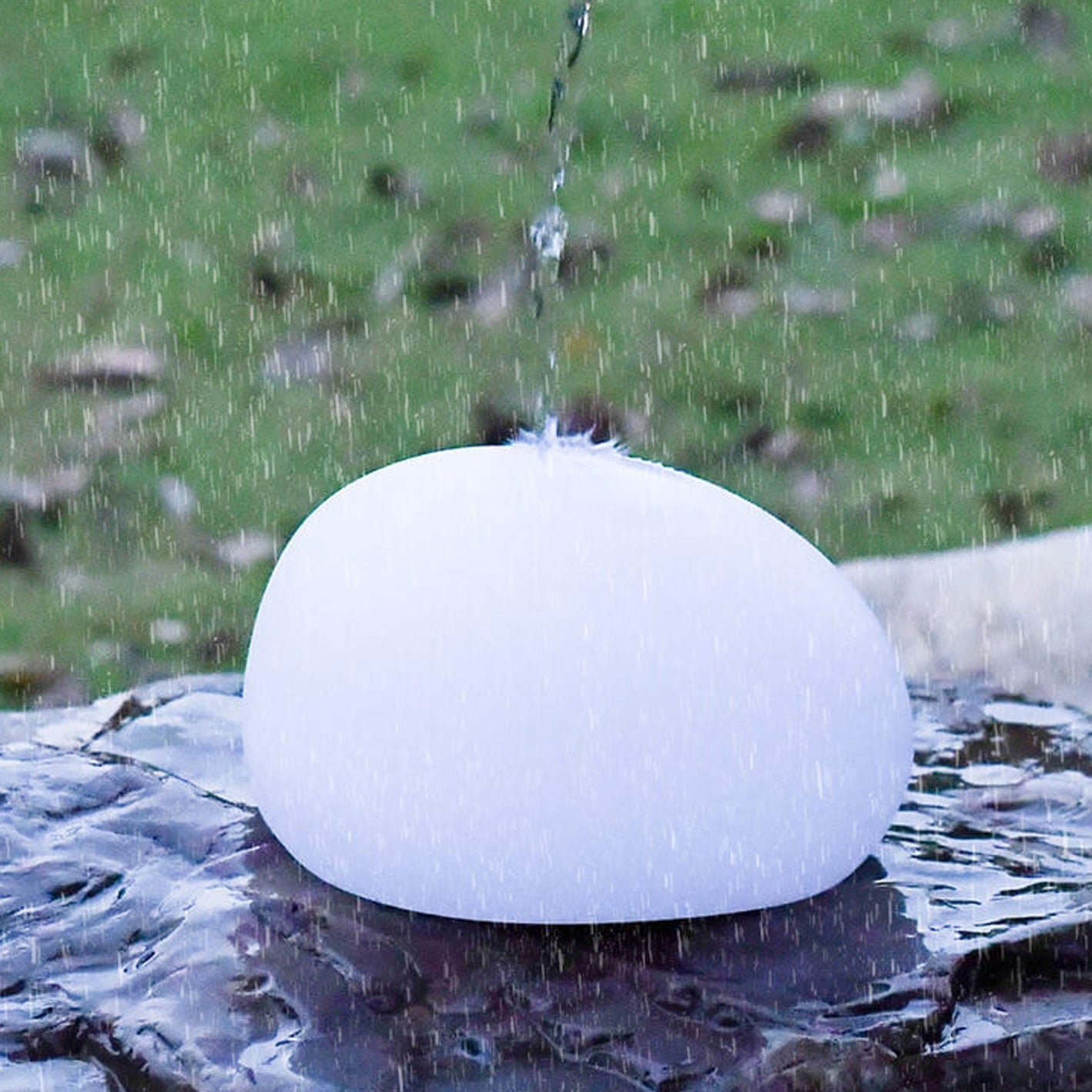 Waterproof Solar-Powered PE Spherical LED Outdoor Lawn Light