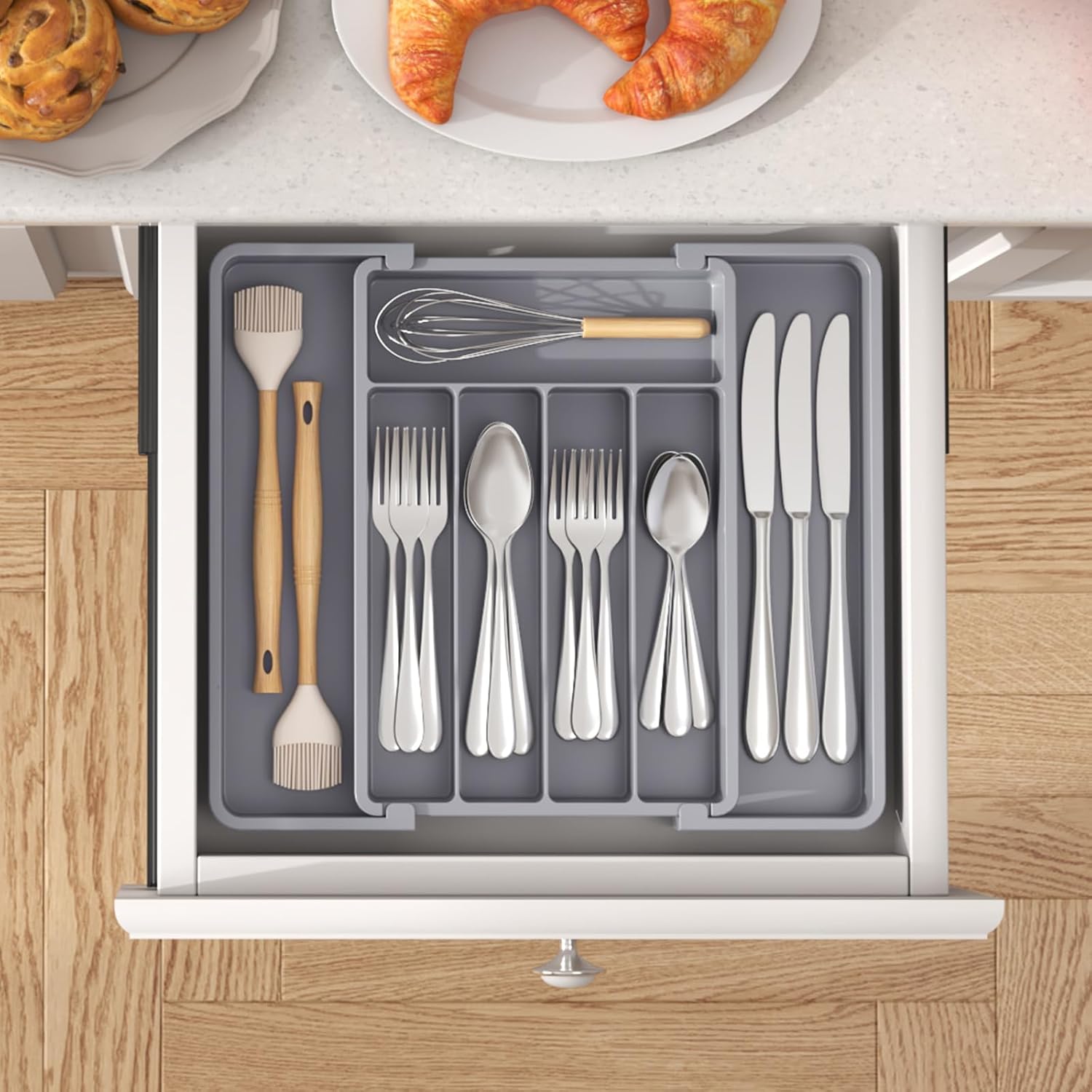 Expandable Flatware Drawer Organizer Tray with Adjustable Dividers for Silverware