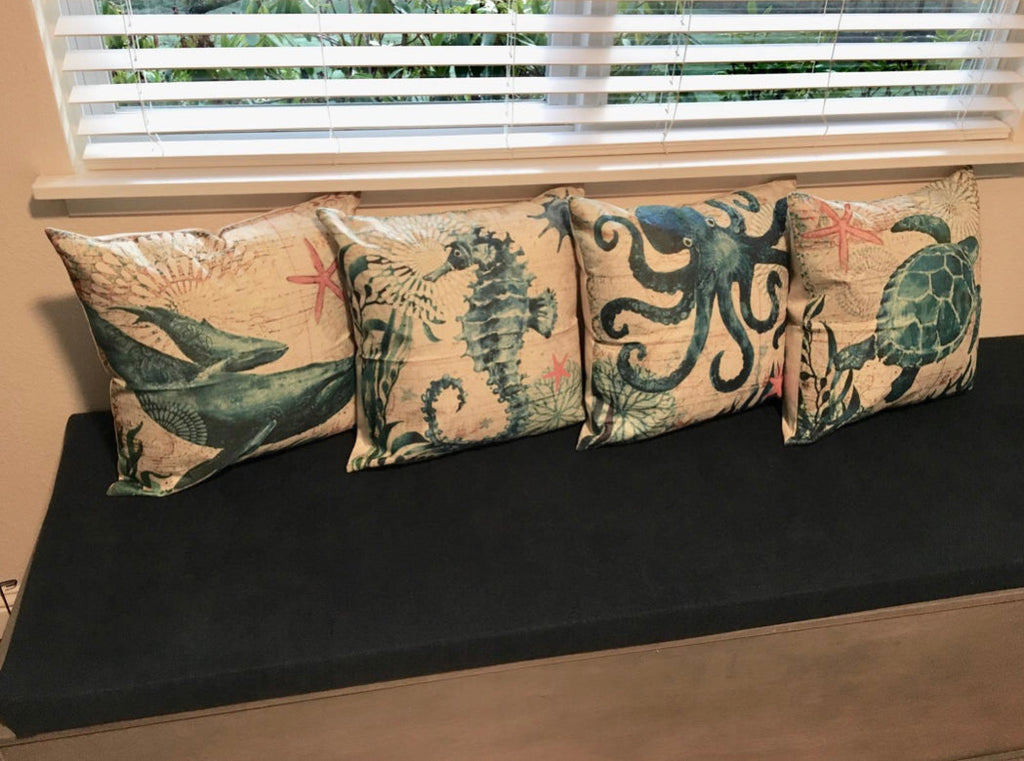 Elarona - Decorative Pillow with Sea Life Pattern