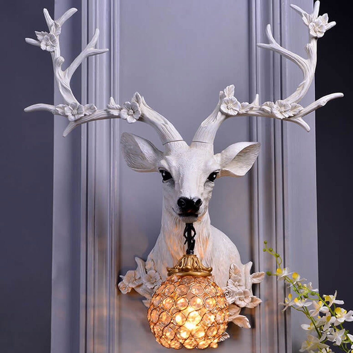 Vintage-Inspired Resin Deer Head Wall Sconce Lamp with Single Light